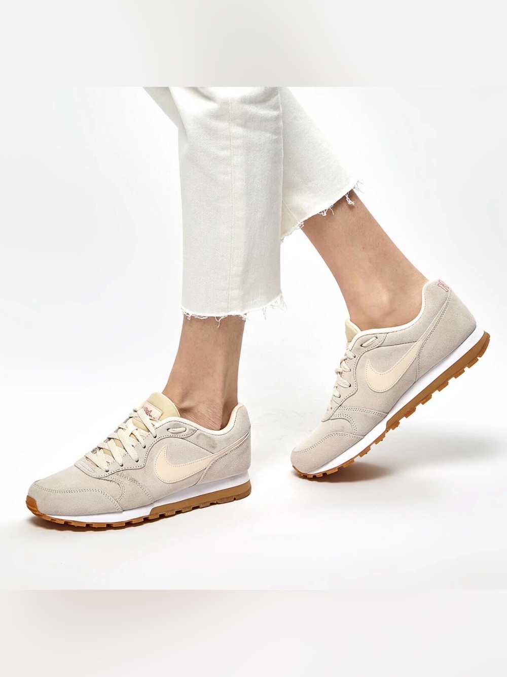Nike MD Runner 2 SE Women’s Trainers Guava Ice Gum Suede Runner Sneakers Sz7.5